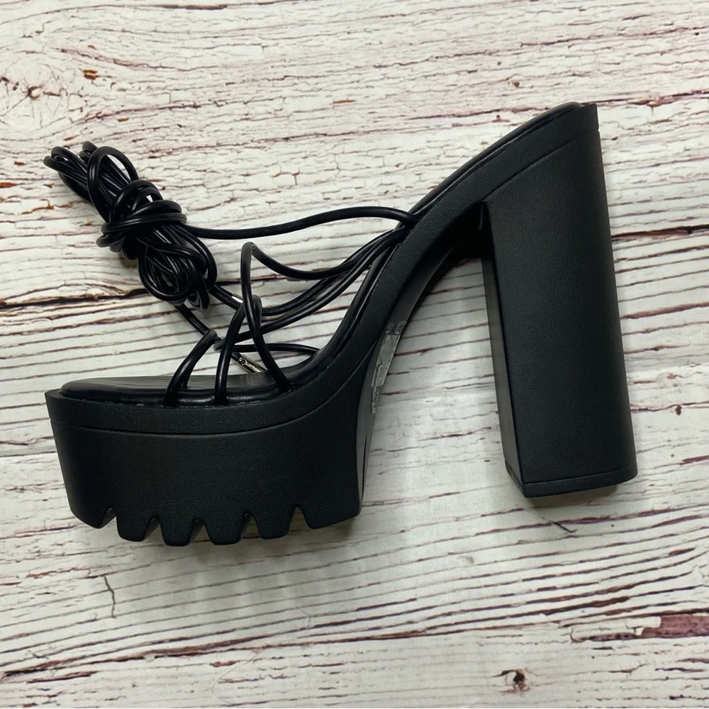 New Cape Robbin Jorian Lace Up Platform Heels in Black Sz 8
